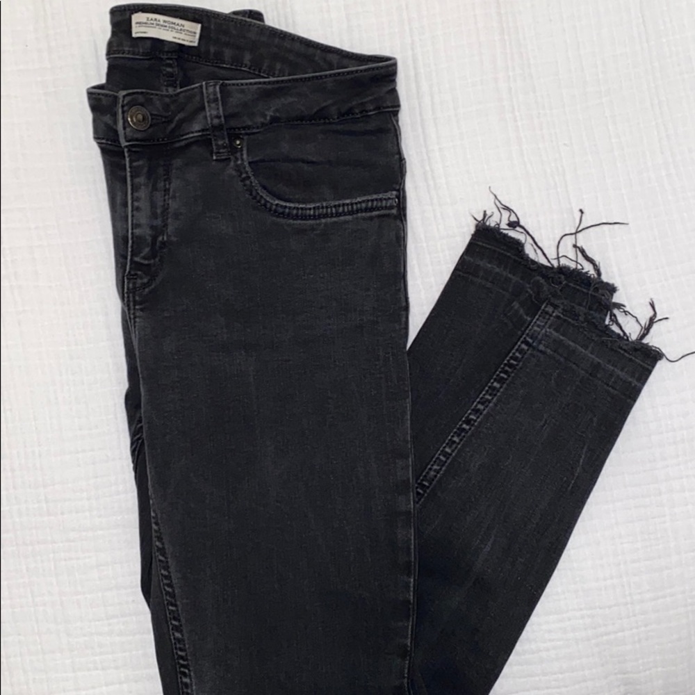 Zara premium distressed black skinny jean US4